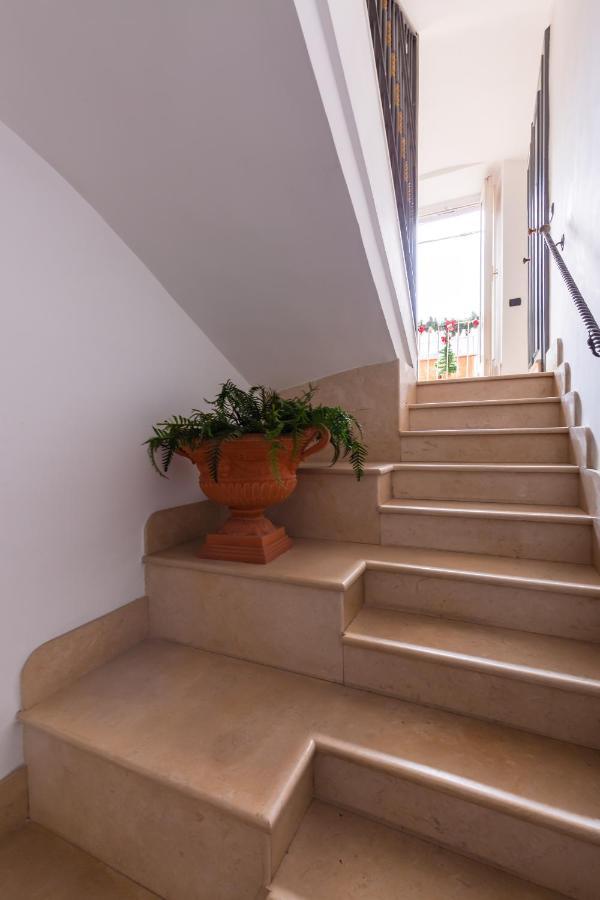 Residenza Partanna By Napoliapartments Esterno foto